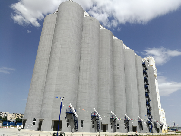 立筒倉全景.jpg 立筒倉全景.jpg