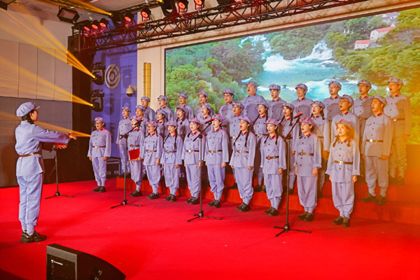 參加國慶文藝演出 (2)1.jpg 參加國慶文藝演出 (2)1.jpg